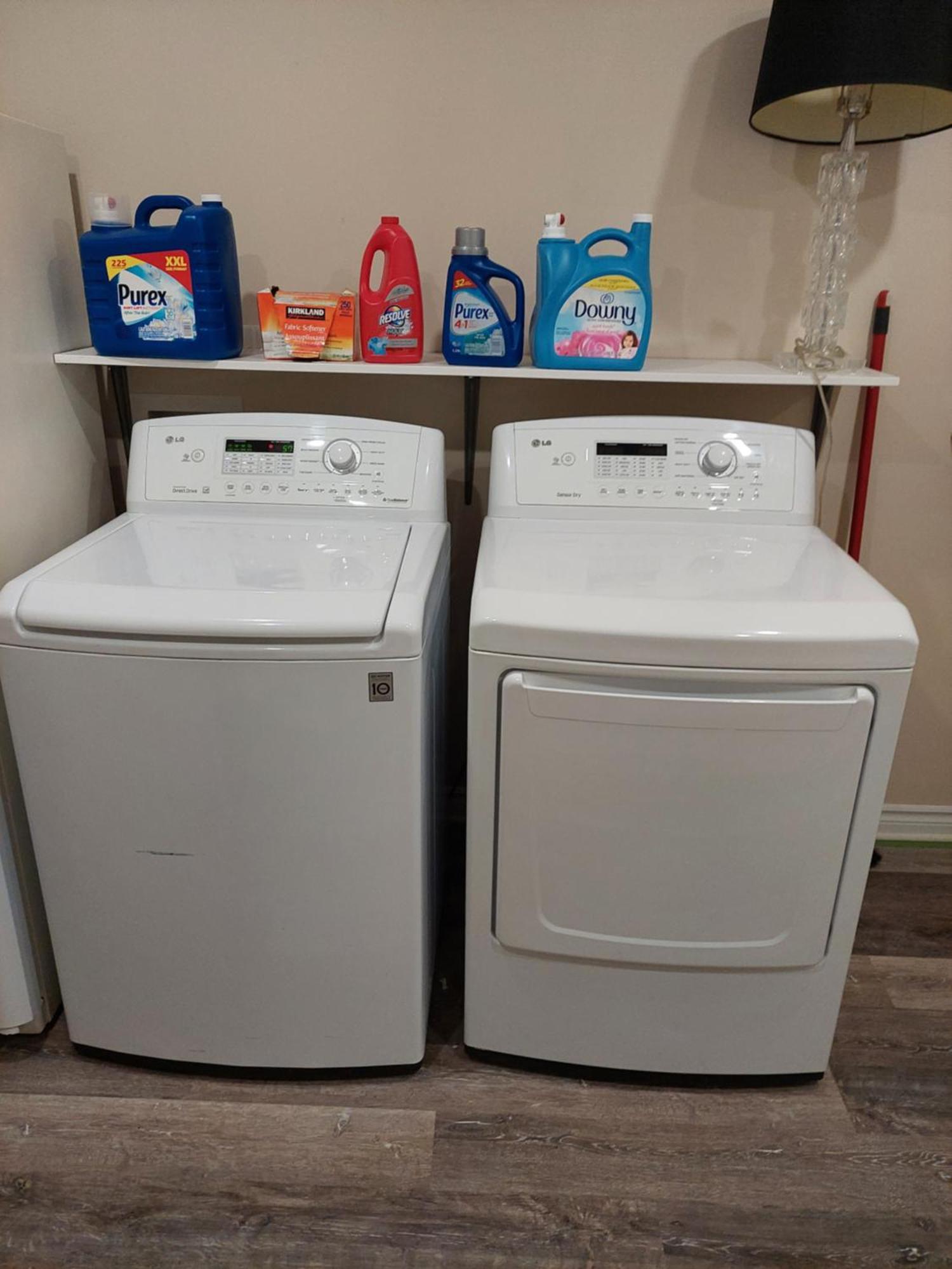 Spacious Basement One Bedroom Apartment, Wifi. 몬트리올 객실 사진